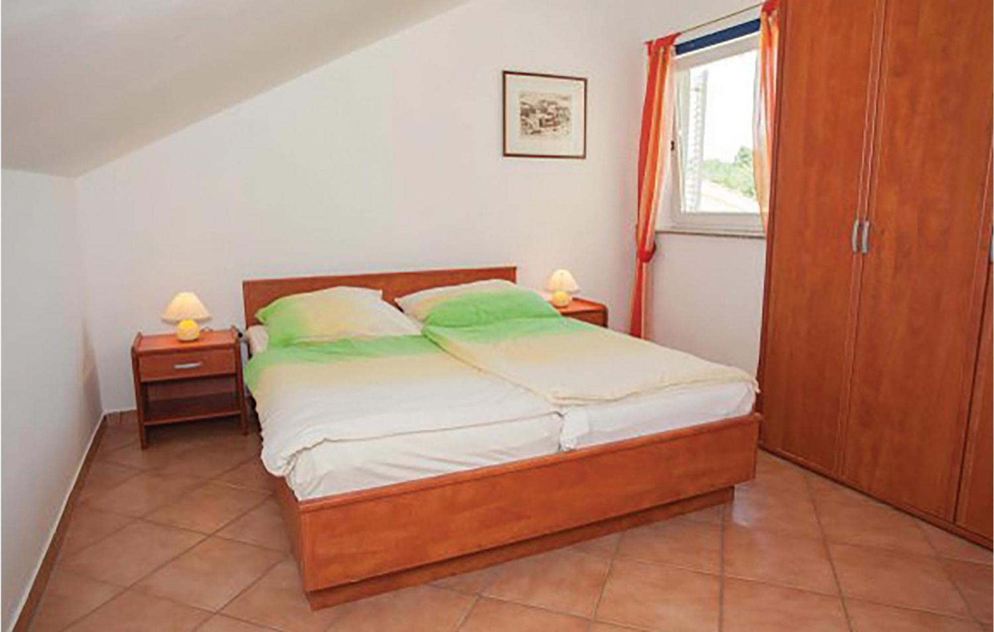 Gorgeous Apartment In Malinska With Kitchen 外观 照片